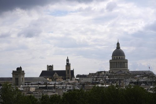Une adolescente se tue en sautant du Panthéon à Paris
