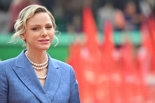 Charlène de Monaco de retour à la piscine avec une centaine d’enfants