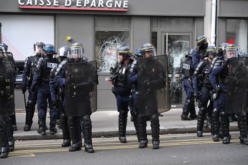 Manifestation contre les «violences policières » : des incidents en tête du cortège parisien