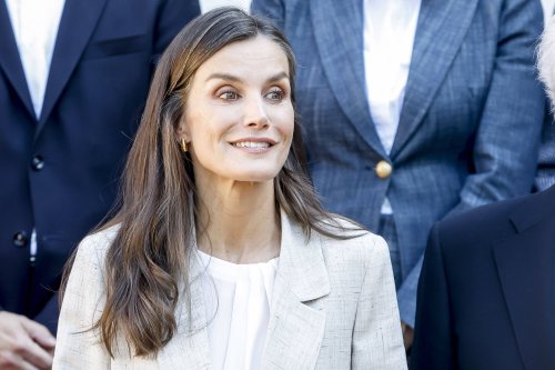 Letizia d’Espagne adopte elle aussi tailleur et babies de chez Sézane