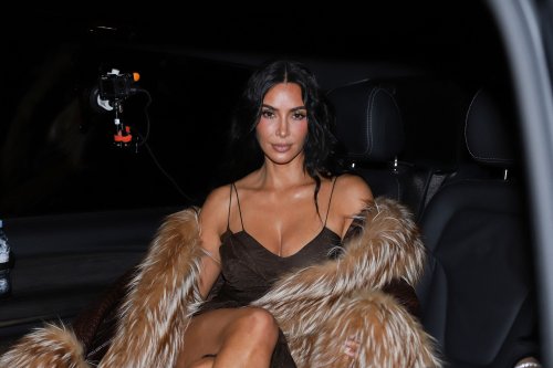 Kim Kardashian à Paris : minirobe, fourrure et éclats de rire après son passage au tribunal
