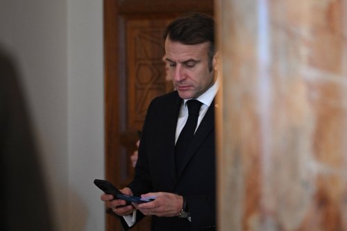 « Il s'agit d'une arnaque » : la nouvelle stratégie de communication de l'Elysée sur les réseaux sociaux