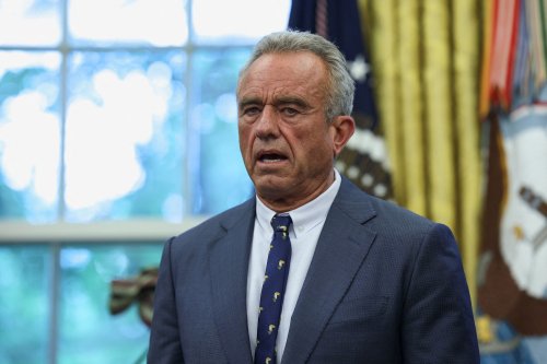 Robert F. Kennedy Jr. a-t-il mis ses petits-enfants en danger ? Les internautes choqués par ses photos de baignade