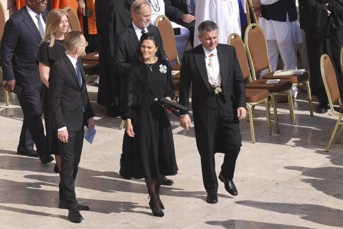 Messe d’inauguration de Léon XIV : Victoria, Maxima et Sophie, discrètes princesses en noir