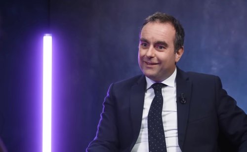 « Je suis un dingue de jardin » : les passions secrètes du ministre des Armées, Sébastien Lecornu