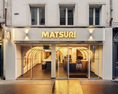 Embarquez dans un wagon-restaurant japonais en plein Paris qui réinvente l'expérience du sushi