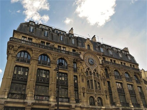 Connaissez-vous l'incroyable “immeuble-cathédrale” classé monument historique à Paris ?