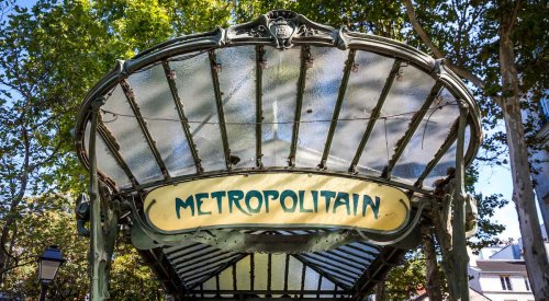 Saviez-vous que le créateur de ces entrées de métro parisien avait également conçu un hôtel particulier ?