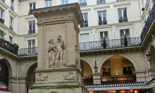 Connaissez-vous cette fontaine historique de Paris qui arbore un détail fascinant sur le passé de la capitale ? – Paris ZigZag | Insolite & Secret