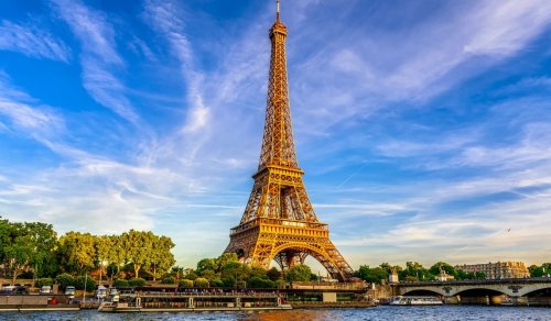 Tour Eiffel : le chantier s’achève, elle retrouve sa teinte historique