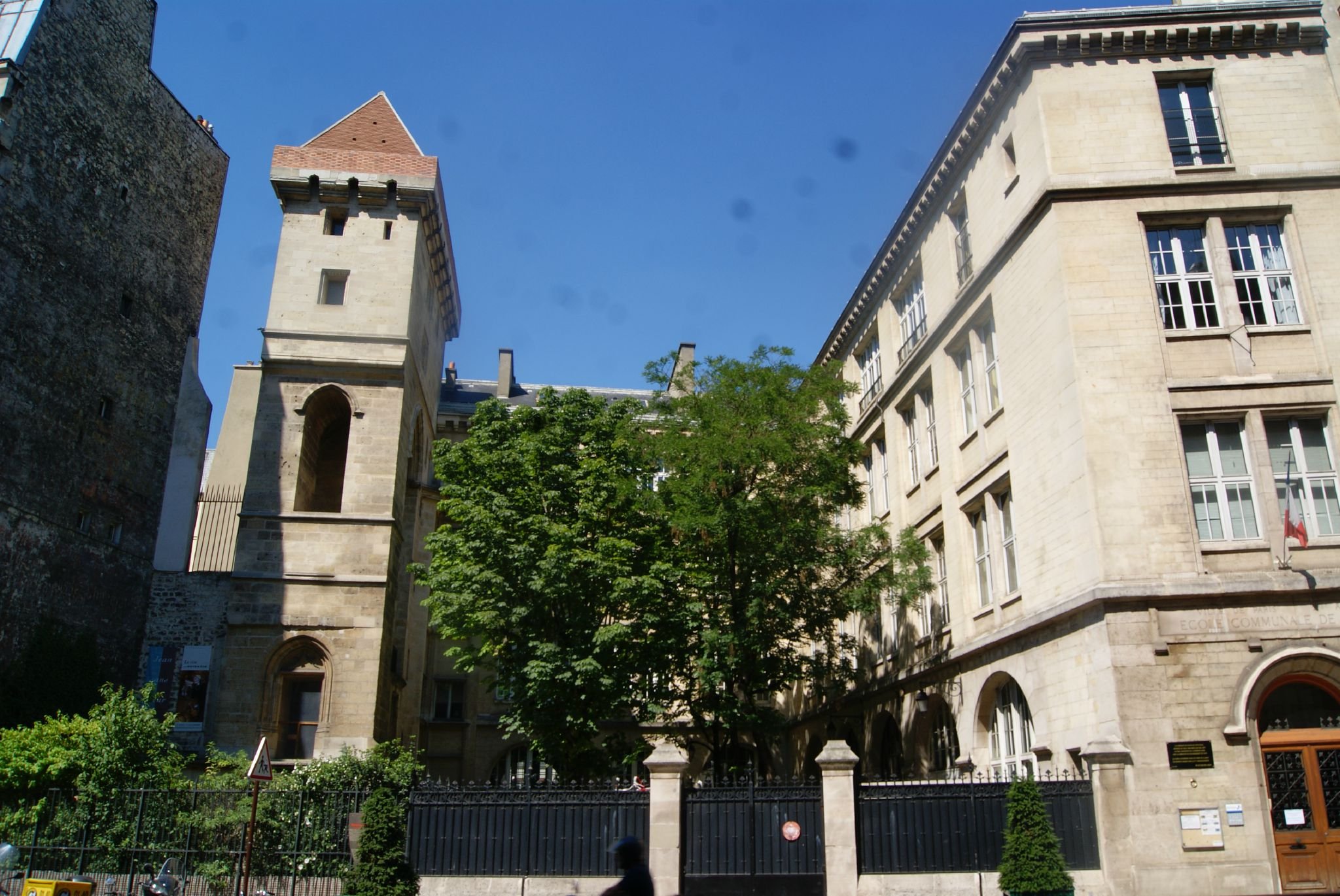 Une véritable tour médiévale au coeur de Paris – Paris ZigZag | Insolite & Secret