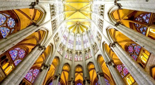 À 1h de Paris, cette sublime cathédrale de 800 ans possède le chœur gothique le plus haut du monde