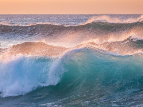 Major Tsunami Threat to Northwestern US from New Canadian Fault Line - NewsBreak