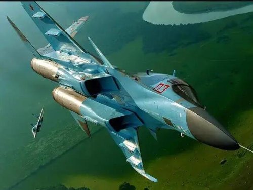 Russia Receives Another Batch of Upgraded Su-34 Bombers - NewsBreak