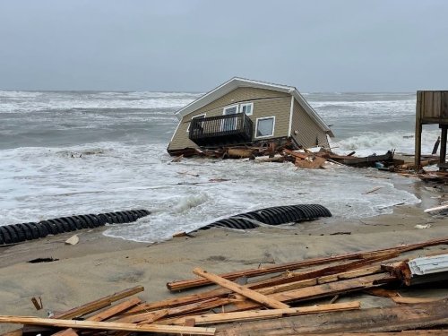 Outer Banks Beach Houses Collapse Into Ocean