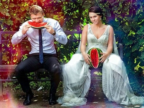 20 Wedding Photos That Are So Bad Theyre Good : Trends