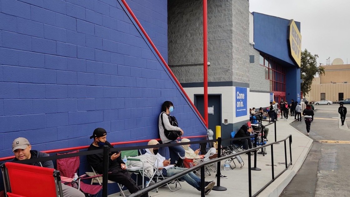 Meet the People Who Camped Out at Best Buy for Nvidia's RTX 3080 Ti GPU