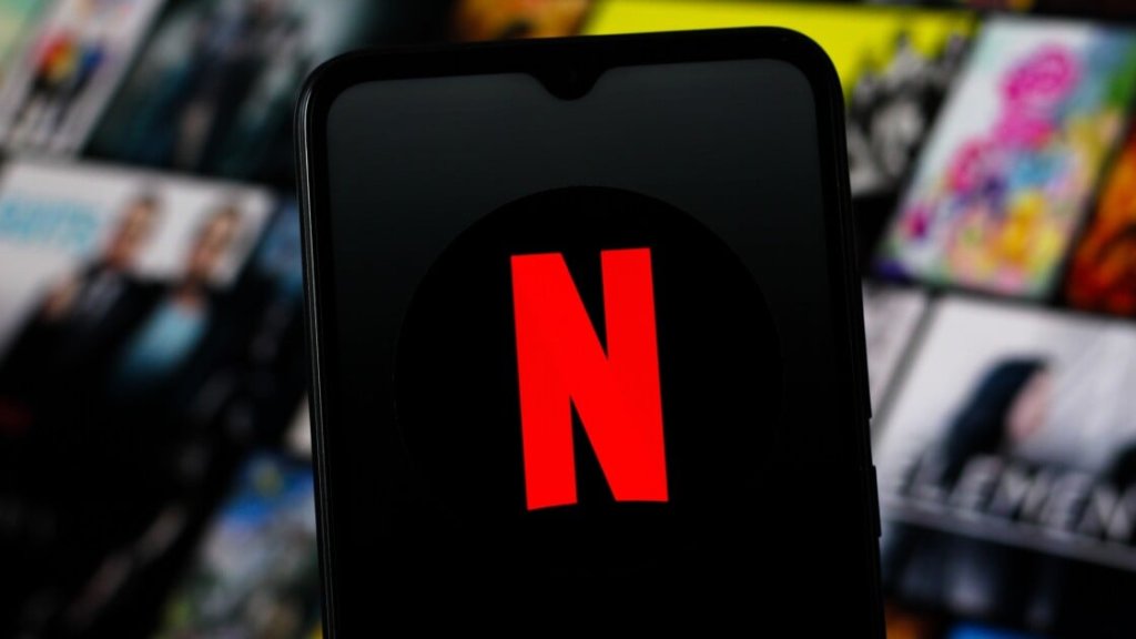 Streaming News and Reviews - cover