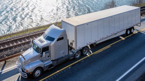 California Governor Vetoes Bill Requiring Human Drivers in Autonomous Trucks