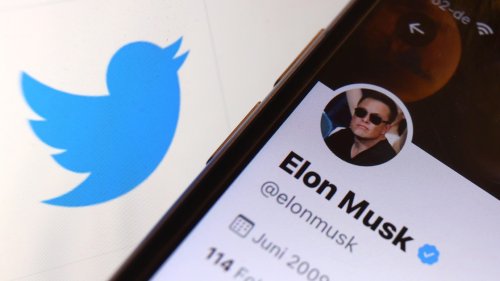 Elon Musk Responds With Poop Emoji as Twitter CEO Explains Anti-Spam Policy