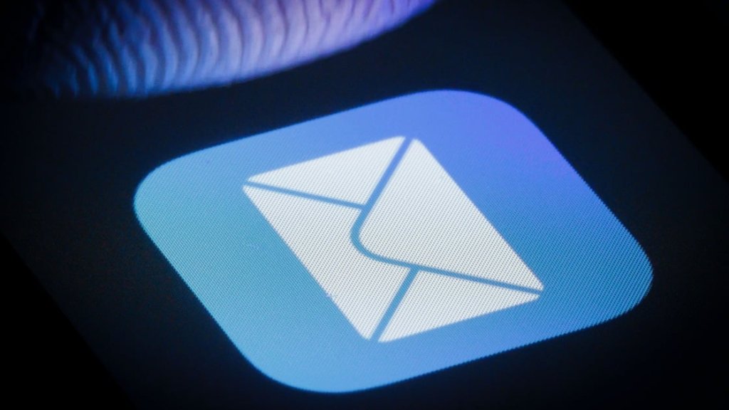 All the Latest Apple News in One Place - cover