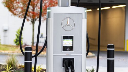 Mercedes Opens Super-Fast, 400kWh EV Charging Network