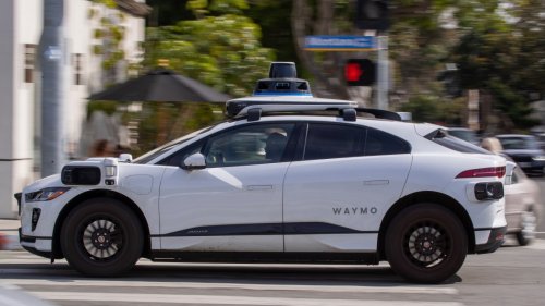 Despite Bruising Court Battle, Uber to Offer Self-Driving Rides From Rival Waymo