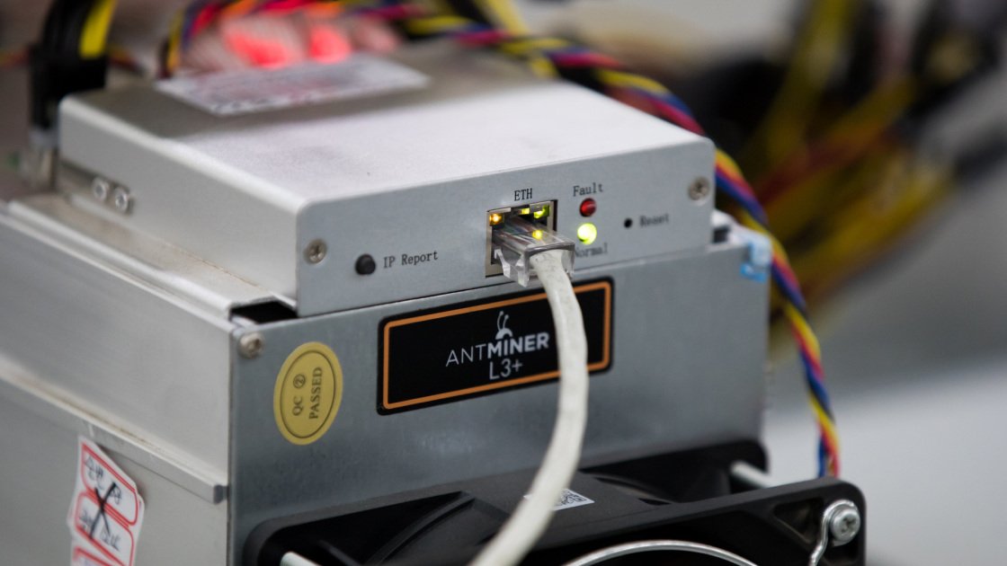 In a Rarity, Bitcoin Hobbyist Hits the Jackpot, Mines Entire Block Worth $270K