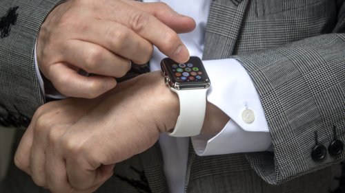 FDA Clears Parkinson's Tracker App for Apple Watch