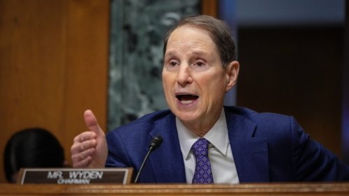 US Senator: It's Time to Investigate Microsoft for 'Negligent Cybersecurity'
