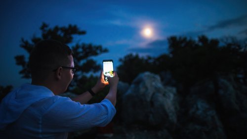 Mond und Sternenhimmel perfekt mit dem Handy fotografieren - PC-WELT
