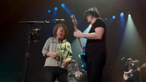 You haven't lived until you've seen Eddie Vedder surprise Jack White's audience