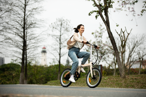 ADO Air Carbon – Das leichteste faltbare E-Bike für revolutionäre Mobilität in der Stadt