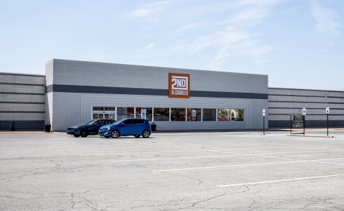 2nd & Charles bookstore’s move from Harrisburg Mall is only temporary