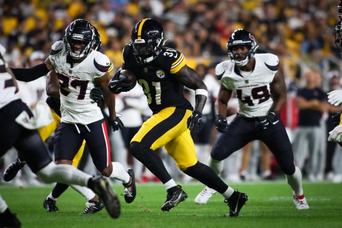 CFL team cuts former Steelers running back after arriving at training camp out of shape