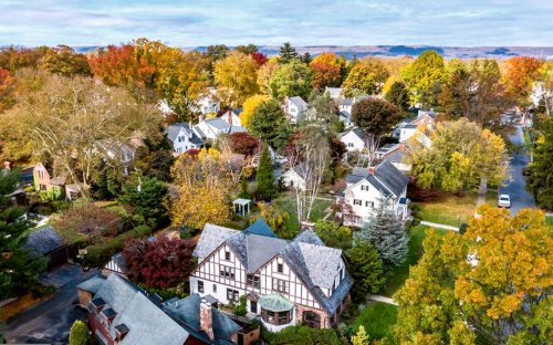 Craftsman-style details in 'centrally located' Cumberland County home for $600K: Cool Spaces