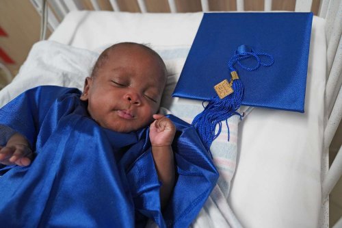 baby-who-was-born-weighing-1-lb-graduates-from-nicu-after-months