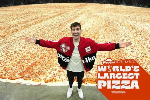 Pizza Hut Breaks Guinness World Record For Biggest-Ever Pie With Help ...