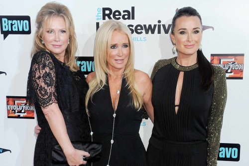 Kyle Richards Reunites With Kathy Hilton And Kim Richards For Karaoke ...