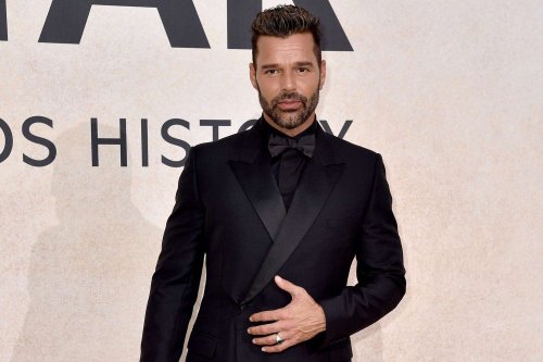 Ricky Martin Strips Down to Just a Towel for Sexy Post: 'I'm Feeling Good'