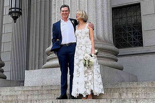 Naomi Watts Confirms Marriage to Billy Crudup with Wedding Day Photo ...