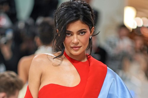 Kylie Jenner's Met Gala Dress Designer Asked Her Not to Sit Down or ...