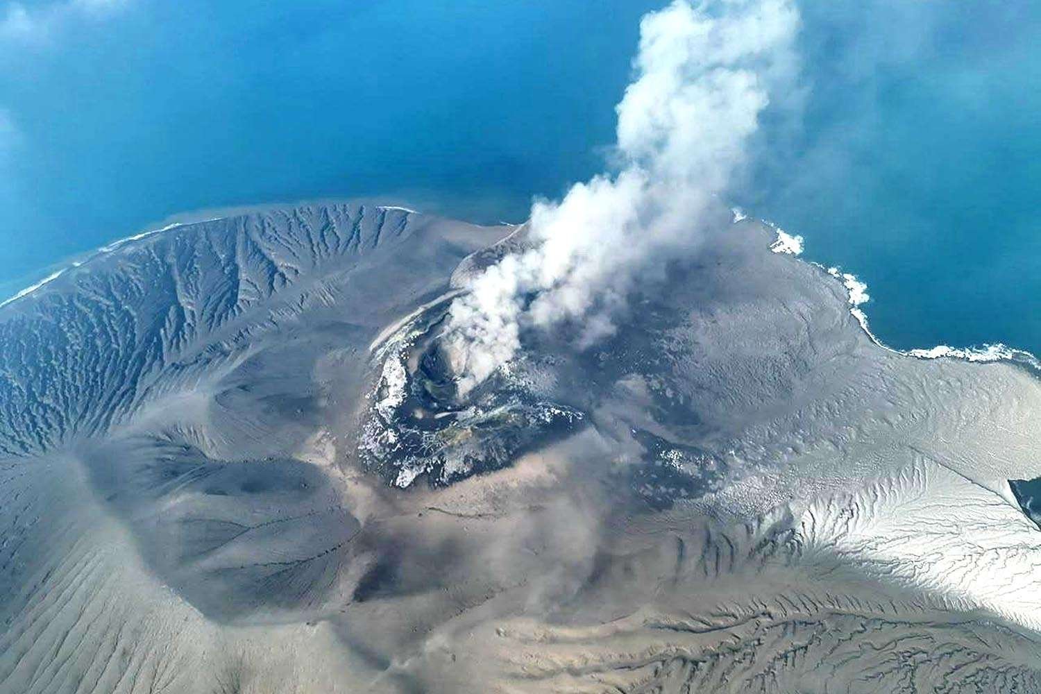 Volcano Eruption Leaves 170,000 People Stranded, Hundreds of Flights Canceled