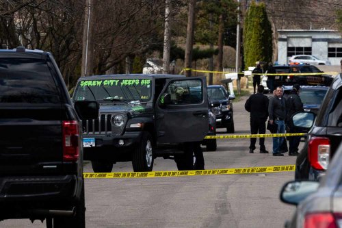 4 Dead and 7 Hospitalized with 'Serious Injuries' Following Stabbing Attack in Illinois