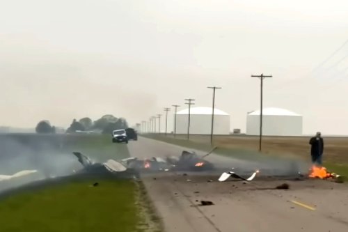 No Survivors Found After Plane Hits Power Lines and Crashes into Roadway in Central Illinois