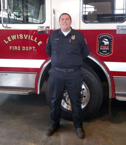 Off-Duty Firefighter Saves 30 Diners After Noticing Carbon Monoxide Leak in North Carolina Restaurant