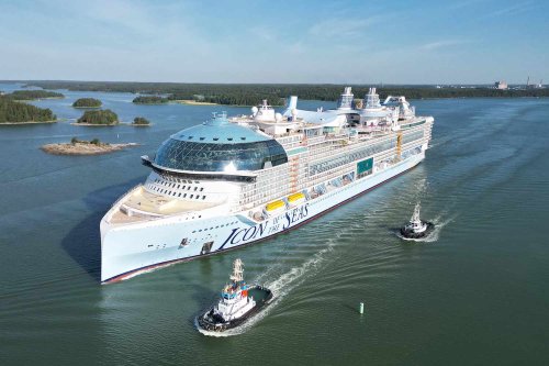 World's Largest Cruise Ship Sets Sail for the First Time in Initial Sea ...