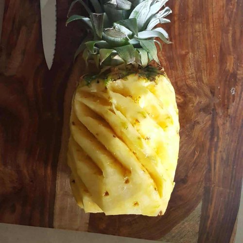How to cut pineapple without waste