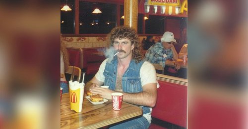 This Viral Photo Taken in 1989 of a Man Smoking in McDonald’s is Not All it Seems