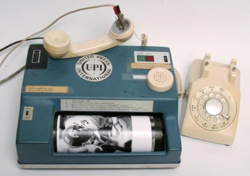This is How Press Photos Were Transmitted Back in the 1970s